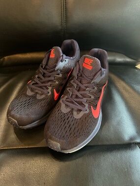 Womens sz 8.5, Nike, Blue Sneakers